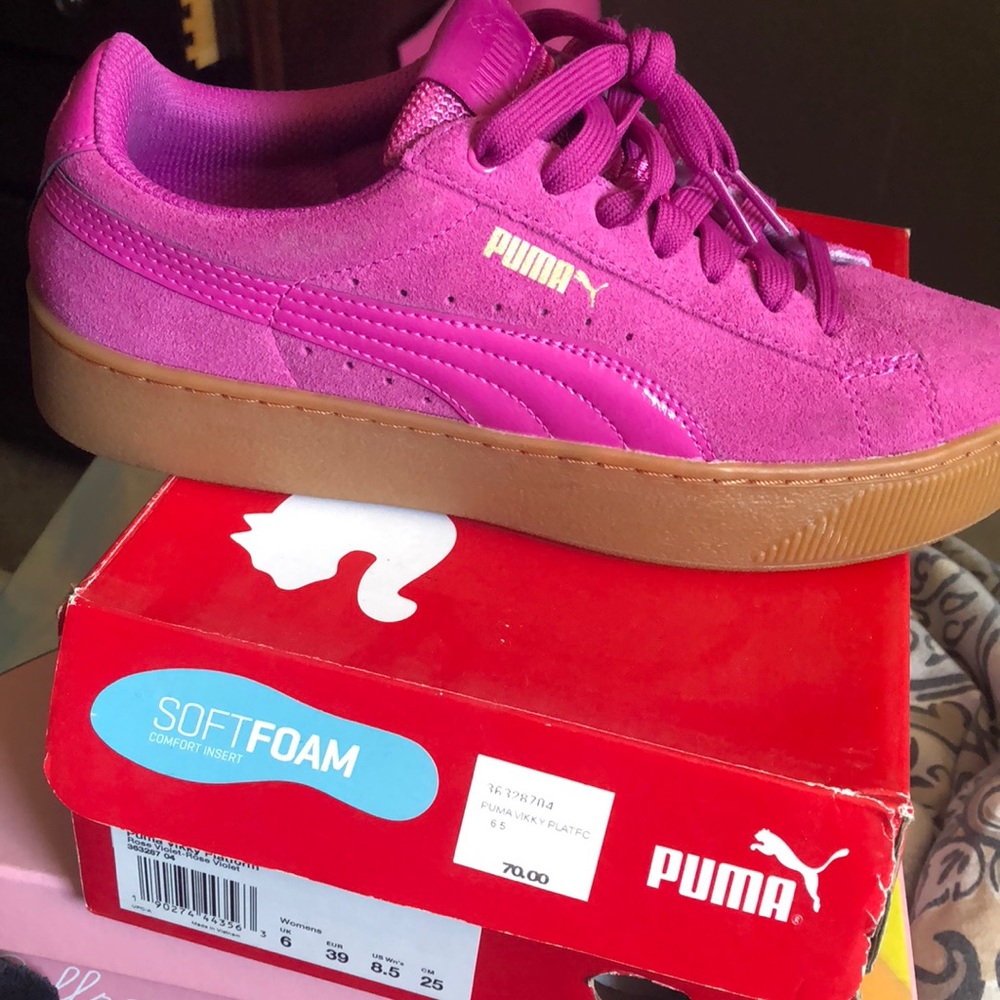 Suede Pumas!